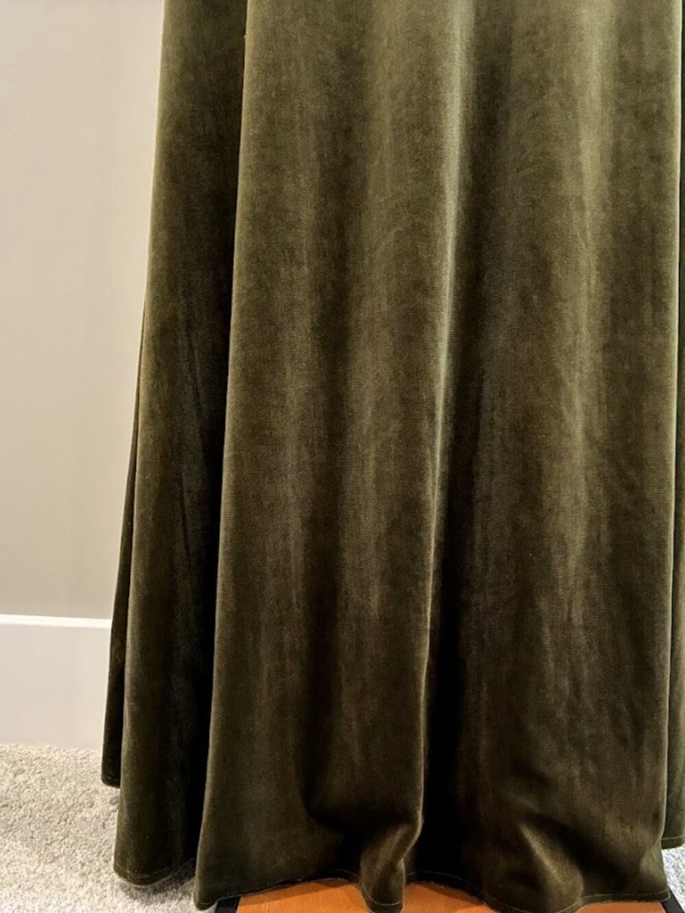 Jenny Yoo Collection Olive Green Velvet Wrap Dress with Flutter Sleeves Size 4 - Picture 14 of 16